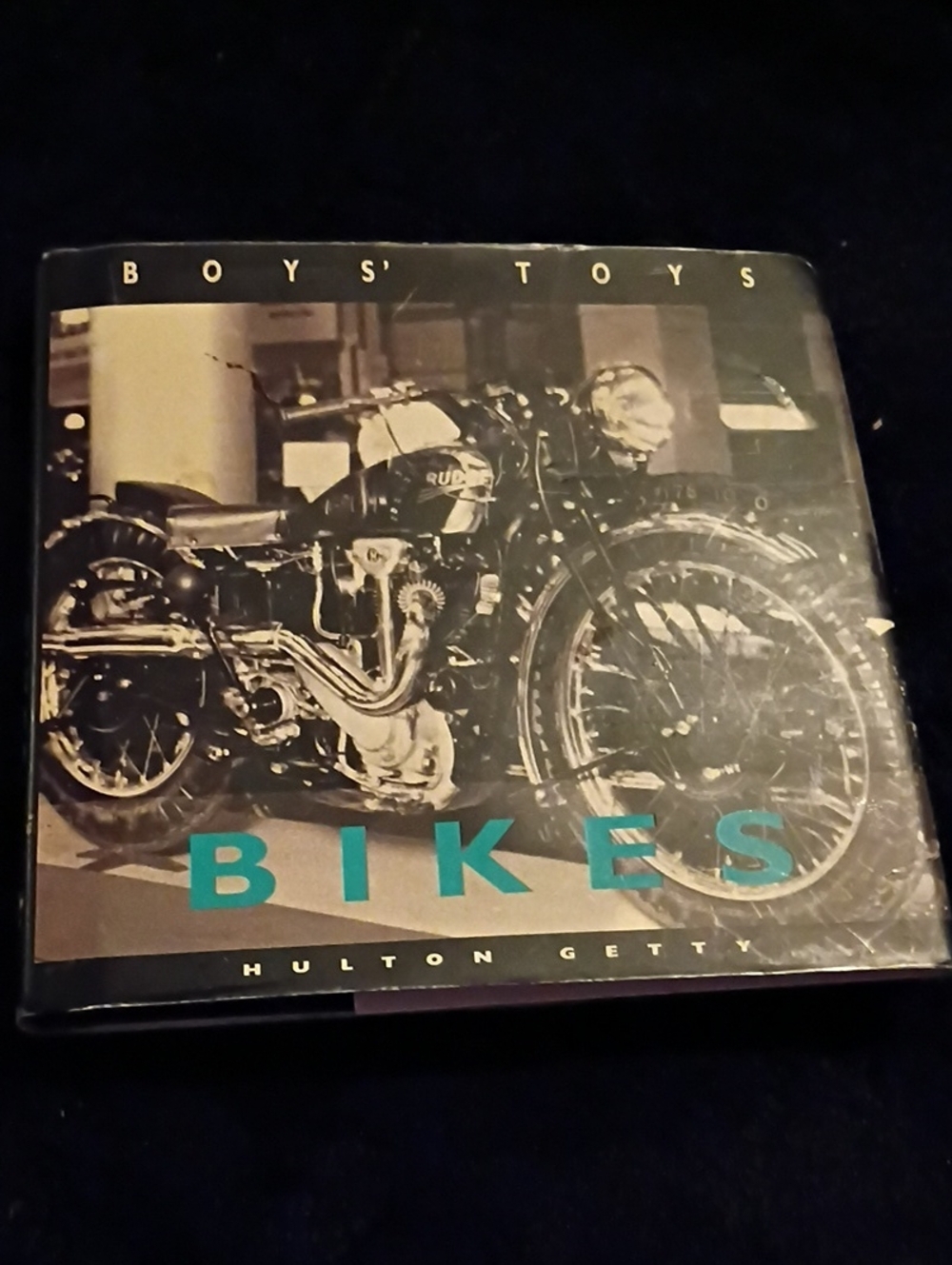 Sourcebooks, Inc. Boys' Toys: Bikes. Illustrated Motorcycle Book